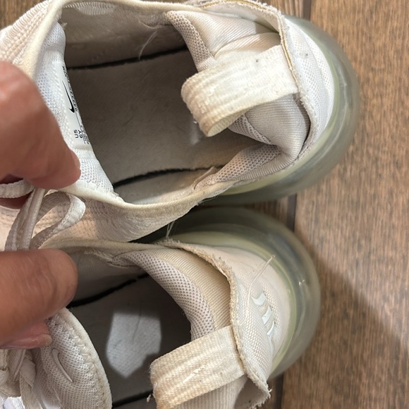 Nike Air Max 270. Size 6 Youth or Size 7 Women’s - Picture 10 of 11